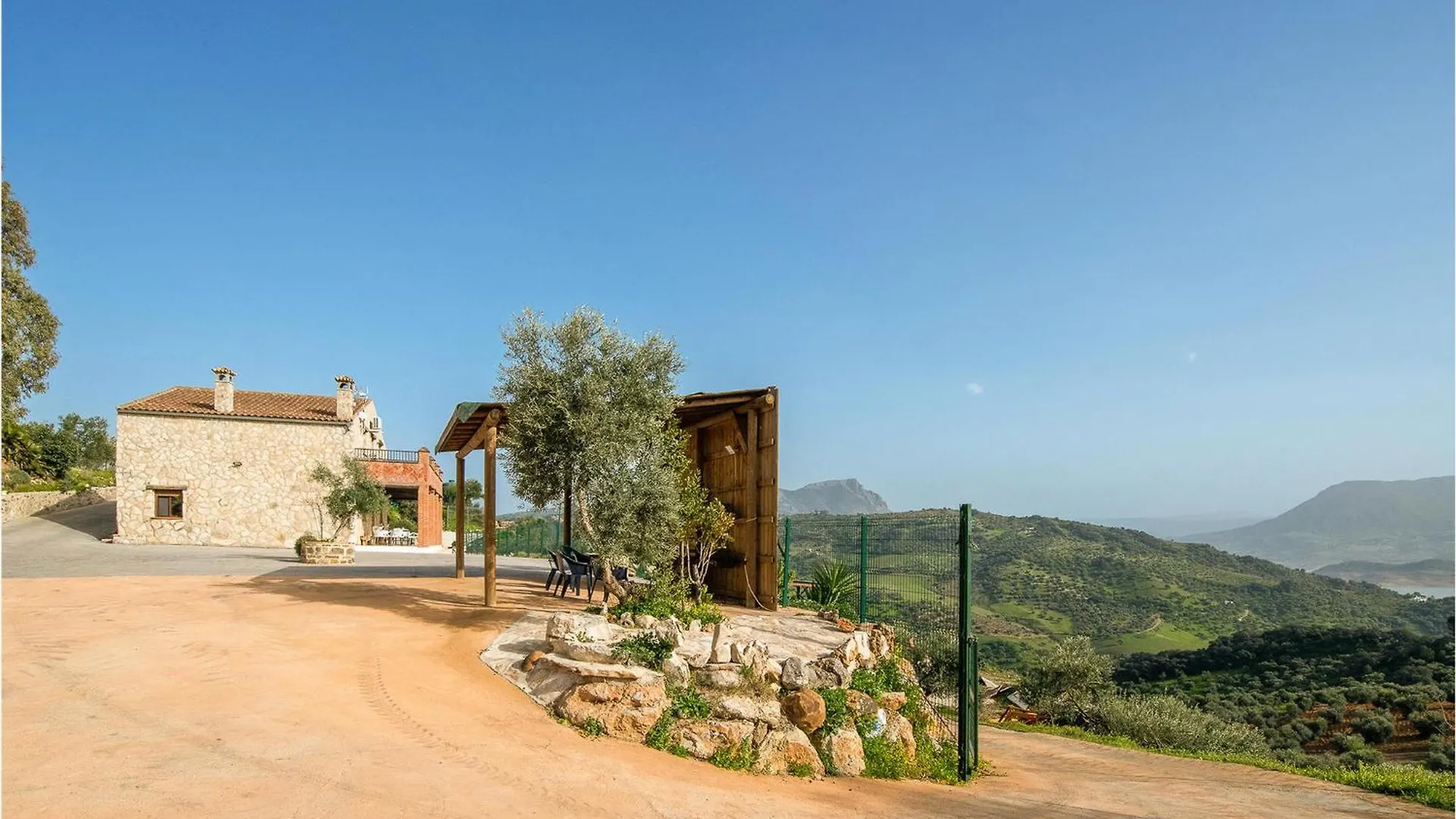 Gorgeous Home In Algodonales With Kitchen