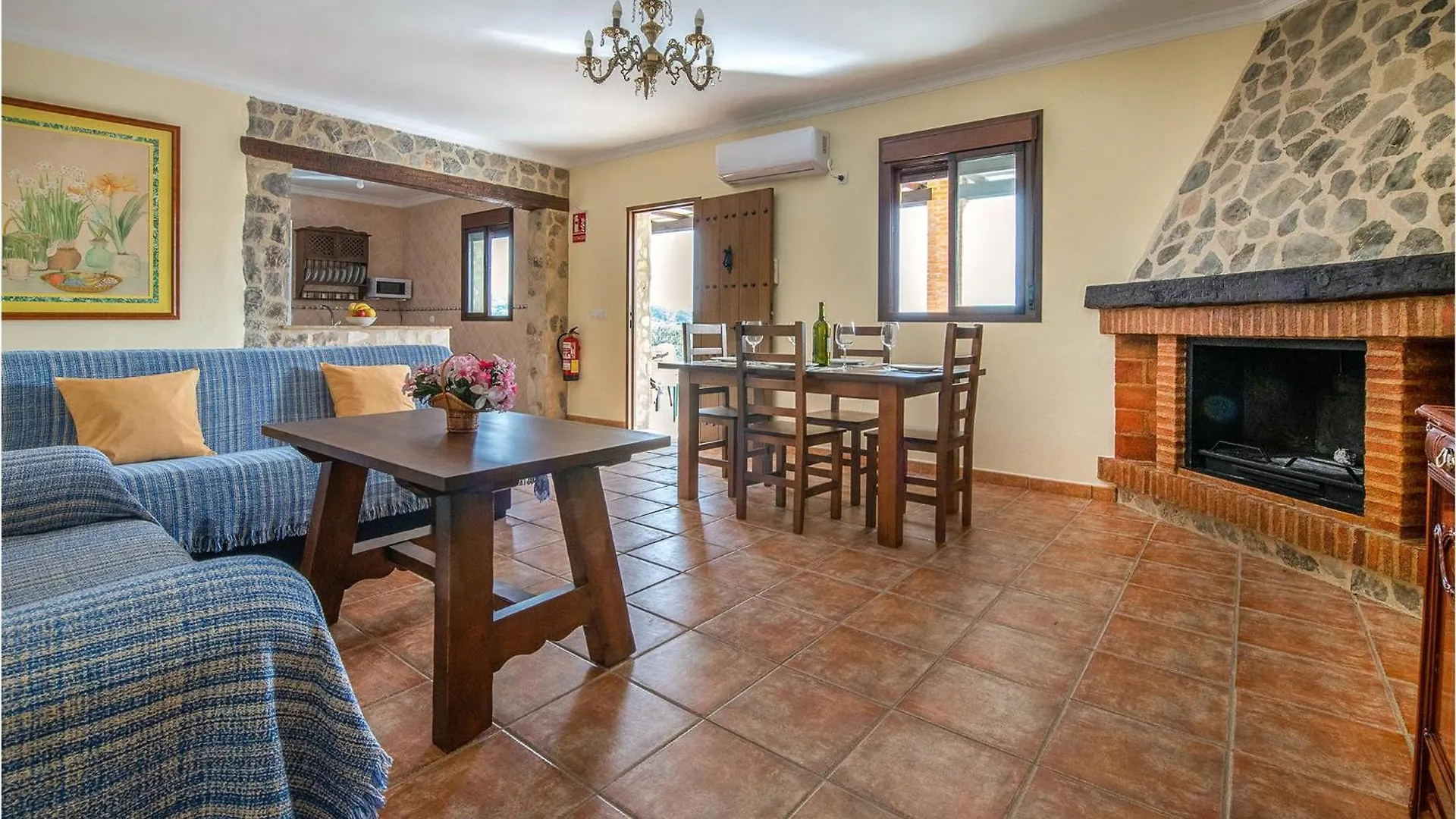 Gorgeous Home In Algodonales With Kitchen 0*,
