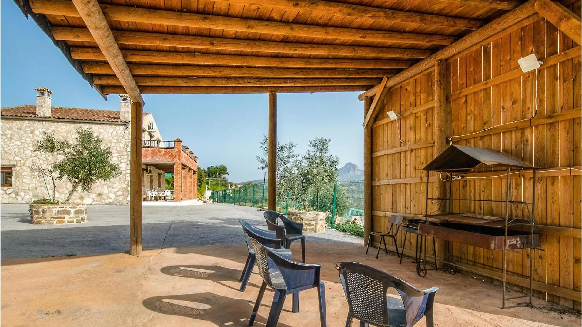 Gorgeous Home In Algodonales With Kitchen Holiday home