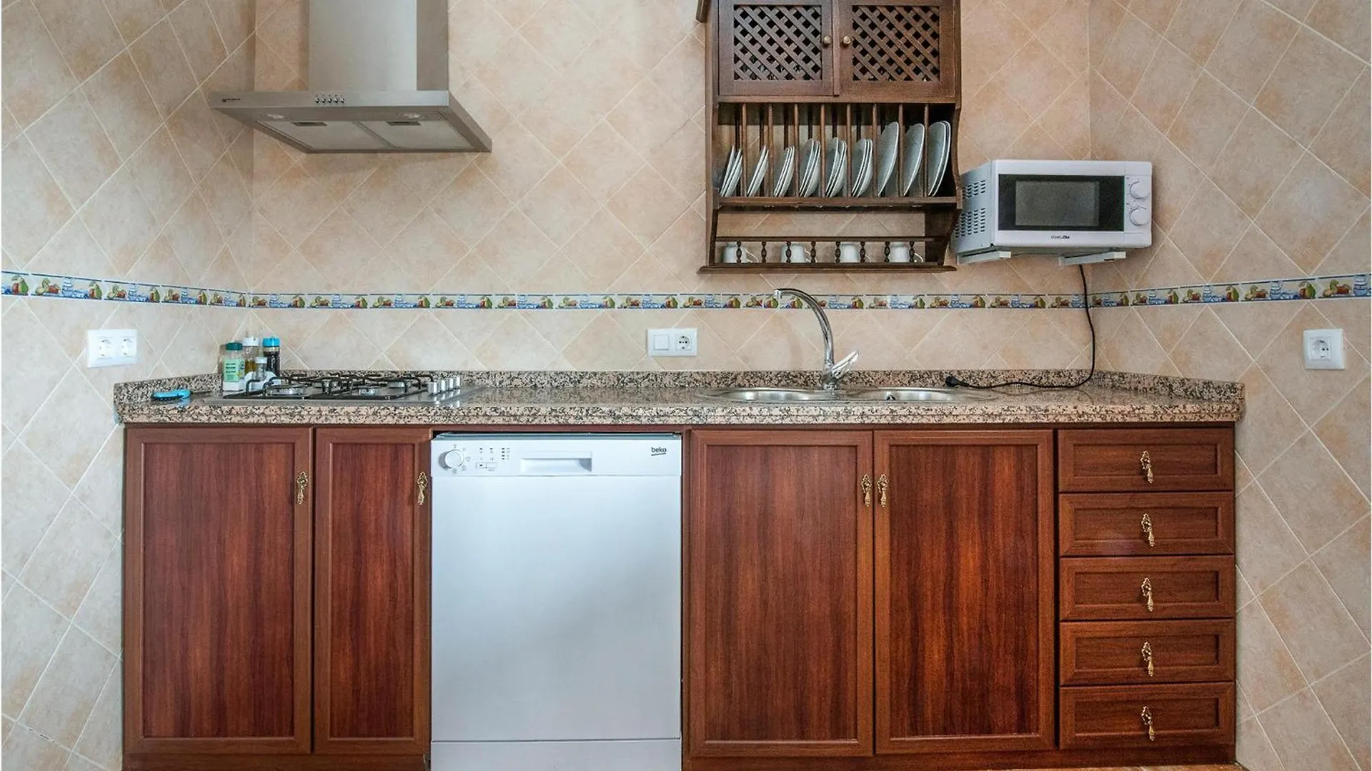 Gorgeous Home In Algodonales With Kitchen 0*,