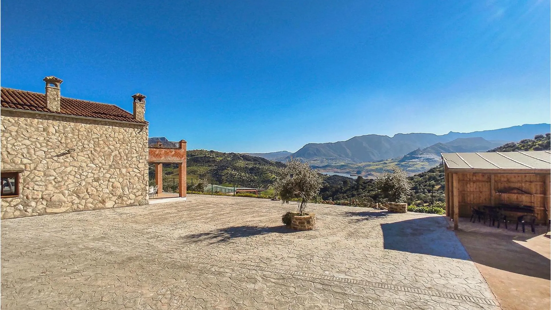 Gorgeous Home In Algodonales With Kitchen