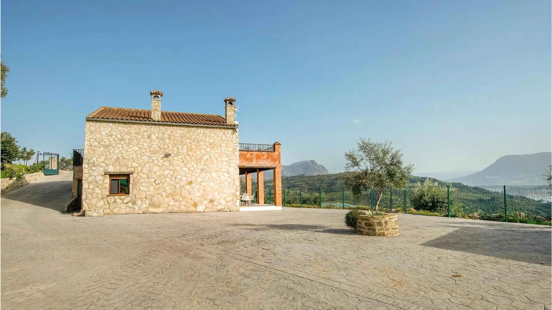 Gorgeous Home In Algodonales With Kitchen 0*,  España